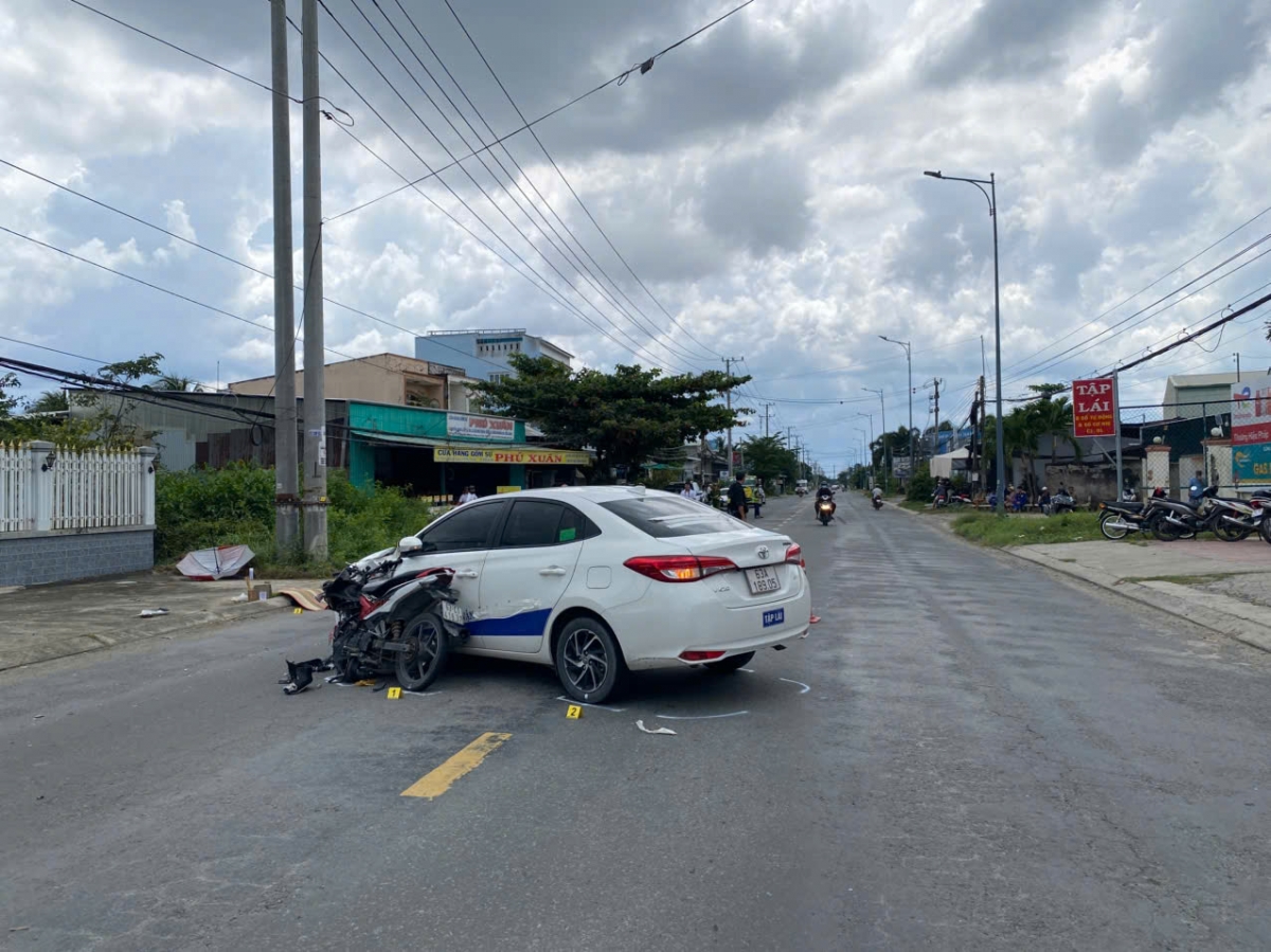 Người đàn ông tử vong sau va chạm ô tô đang quay đầu